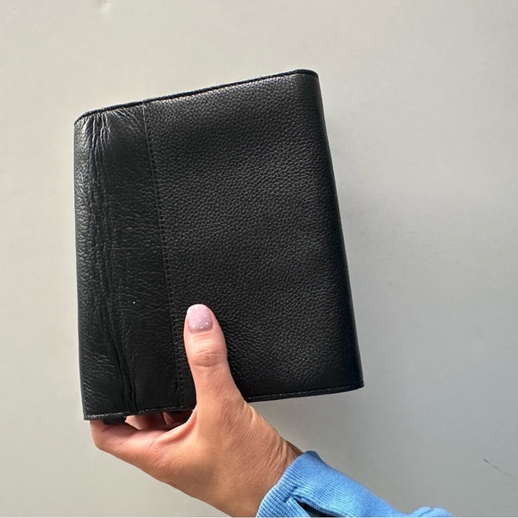 Tory Burch Black Britten Leather Crossbody with Gold Logo & Chain - Picture 4 of 5